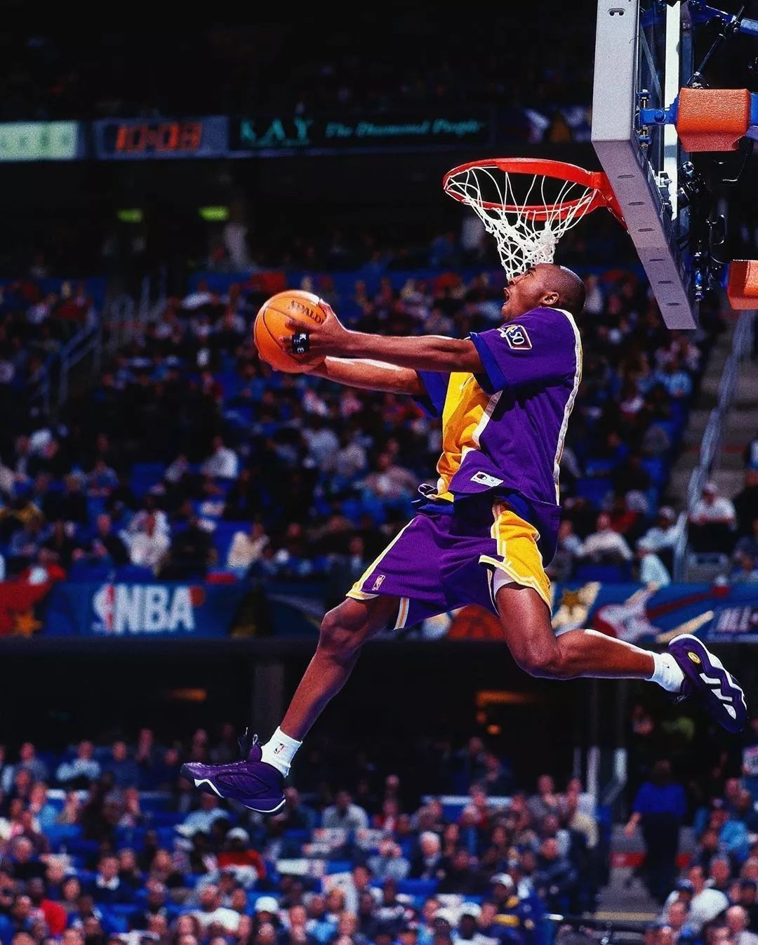 她依然能通 她依然能通