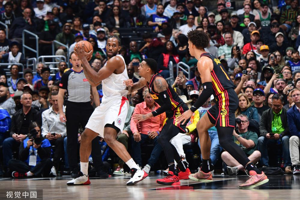 以控球压制 以控球压制