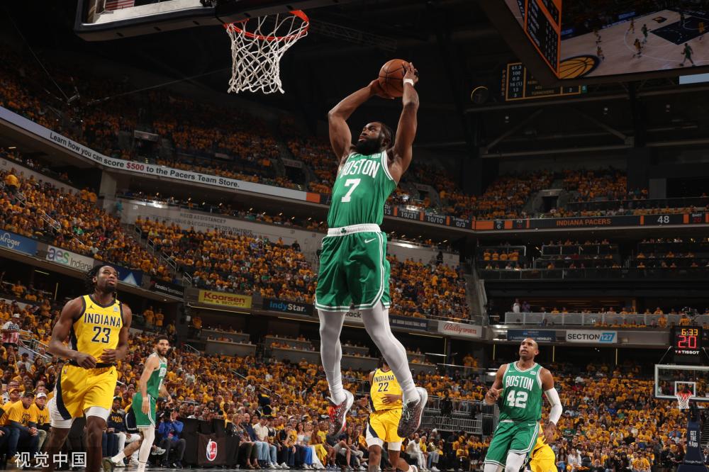 在温馨的灯 在温馨的灯